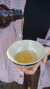 Dầu Gội Bưởi Saola Tinh Dầu Bưởi Huế Hương Nhu Giảm Rụng Kích Mọc Tóc Giảm Gàu Hết Ngứa Tự Nhiên Lành Tính285ml