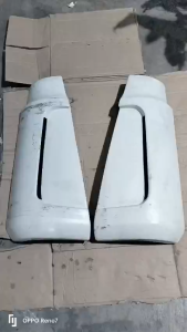 Ốp gió (gò má) Shacman F3000  dài 735mm bộ gồm 2 cái màu trắng composite. Hàng hãng Shacman