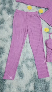 Sét 3 món thun xốp gồm áo khoác.quần dài ống ôm.áo có sẵn mút mặc thoải mái.B68