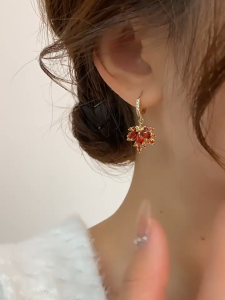 LL 18K gold Fashionable Red Maple Leaf Style Earrings ES69192