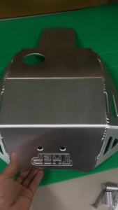 การ์ดแคร้งลูมิเนียมแบบยาวรุ่น CRF300L แบบยาวคลุมกระเดื่อง การ์ดใต้ท้อง ป้องกันตัวเครื่อง honda รถวิบาก การ์ด (CRT01)