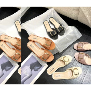 NDDshop เริ่ดนะว่าไม่ได้ รองเท้าแฟชั่น รุ่นนี้ดีไซน์น่ารักมากๆ ใส่ได้ทุกโอกาสเลยแต่งตัวง่ายมาก มีให้เลือก 5 สีเลย ใครชอบงานน่ารักๆจัดรุ่นนี้เลย แนะนำมาก