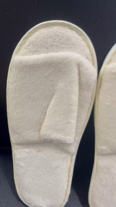 รองเท้าแตะกำมะหยี่แบบใช้แล้วทิ้งสำหรับโรงแรมระดับห้าดาว พิเศษสำหรับโรงแรม B&B ของใช้ในบ้าน สามารถเพิ่มโลโก้สำหรับ