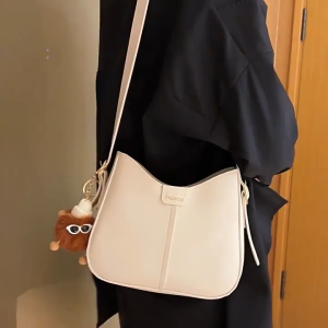 🔥ถูกที่สุด85บาท✔✔Chaichaishop💖พร้อมส่ง💖 กระเป๋าสะพายข้างมินิมอล 🥑ฟรีพวงกุญแจ✨ หนังPU มีซิป ใส่มือถือได้ แมทช์ง่าย น่ารัก