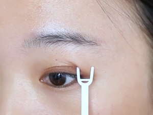 Double Eyelids Sticker Breathable Lace Eyelid Tape Invisible Single Side Double Eyelid Stickers Big Eye Decoration Perfect for Hooded Droopy Uneven Small Eyes Makeup