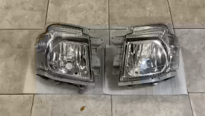LAMPU DEPAN HEAD LAMP HEADLAMP LAMPU UTAMA ISUZU TRAGA