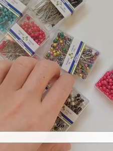 Fast market - Jarum Pentul Besar Kotak Mika Isi 100 / Aksesoris Hijab Stainless Steel Anti Karat / Pearl Pins Bulat