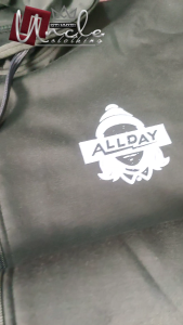 {\n \"article\": \" Jaket Sweater Hoodie Zipper Pria Wanita Warna Hitam List ALLDAY Resleting Tebal Distro Uncle.id Kekinian Distro Bahan Fleece Tebal