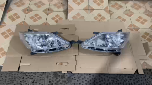 HEADLAMP LAMPU DEPAN HEAD LAMP LAMPU UTAMA TOYOTA GRAND INNOVA BARONG GRAN INOVA 2011 2012 2013 2014 2015 ORIGINAL MERK DMAC D-MAC D MAC KANAN / KIRI HARGA SATUAN