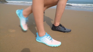 Sepatu Pantai Wanita Sepatu Poundfit Pria Sepatu Renang Sepatu Rafting Sepatu Air Sepatu Pilates Sepatu Yoga Sepatu Tracking Sepatu Wading Water Shoes Sepatu Diving Sepatu Fitness
