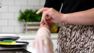 【COD】 Boxed Disposable Gloves TPE Food Grade Transparent Thickened Gloves Hand Glove Sarung Tangan Pakai Buang