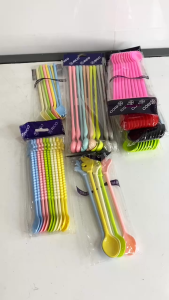 muỗng sinh tố-muỗng trà chanh nhựa dài mầu ngẫu nhiên ( bộ 10 cái )