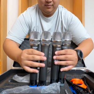 Sherman MIC-441+ ไมค์ลอยมือถือ 4 ตัว 76 แชนแนล รับส่งสัญญาณ 80 – 100 เมตร ยึดแร็คได้ AT Prosound
