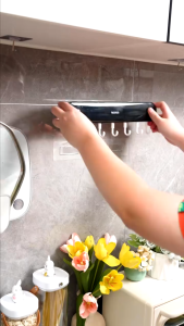 Kệ cắm dao thông minh Ecoco E2027 có móc treo và tiết kiệm không gian phòng bếp.