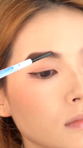 FOCALLURE Multi-Use Eyebrow Pensil Alis 3-in-1 Pro-shaping Kuas & Pisau Cukur Bawaan Multi-guna