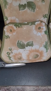 DĨA VUÔNG GỐM SỨ HỌA TIẾT HOA SƠN TRÀ – 18CM ( CỠ 8)