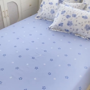 ผ้าปูที่นอน3.5ฟุต  ผ้าปูที่นอน3ฟุต  3 ชิ้น 1 ชุด มี ผ้าปูที่นอน ปลอกหมอน ปลอกหมอนข้าง รัดมุม