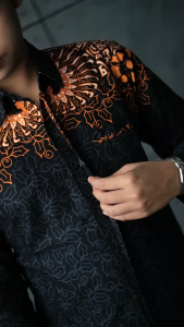 Dgm kemeja batik premium lengan panjang pria kemeja batik pria puring bunga hitam 2195