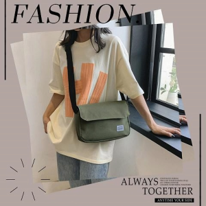 LHMonday งานดีมาก กระเป๋าสะพายแฟชั่น ใช้ได้ทั้งชายหญิง ทรงสี่เหลี่ยม สีพื้น ใส่ของได้พอประมาณ แมทช์ง่ายกับทุกการแต่งตัว รีบกดตุ่มเลยน้า