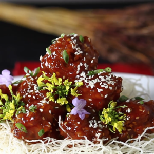 J-Lek (เจ๊เล็ก) น้ำจิ้มไก่ ขนาด 390 กรัม | Pure Coconut Water | 390 ml