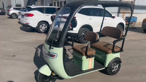 สามล้อไฟฟ้า หลังคารถชิ้นเดียว 800W48V20A600W 48V รถสามล้อไฟฟ้าไฟฟ้าพร้อมหลังคารถ สะดวกสบายและดูดซับแรงกระแทก มี 3ที่นั่ง มี 2 สี