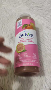 St. Ives Pink Lemon and Mandarin Orange Exfoliating Body Wash Made with 100% Natural Exfoliants 473mL