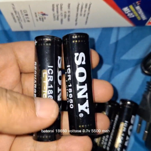 BATERAI CHARGER BATRE CAS ULANG Li-ion 18650 3.7V 5500mAh Warna Hitam