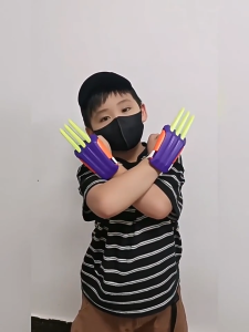 Mainan Anak Pisau Wortel Bentuk Cakar Tangan Wolverine X-Men Claw Hand Fidget Toys