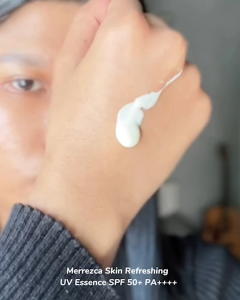( Special Deals ) 1 แถม 1 กันแดดคละได้  Merrezca Skin Refreshing UV Essence SPF 50+/PA++++ แถม Natural Tone Up Sun Serum Spf50+ PA++++