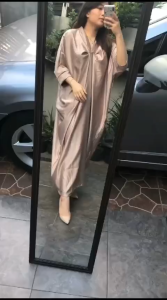 Kaftan Polos Satin Velvet Premium: Pilihan Elegan untuk Acara Formal