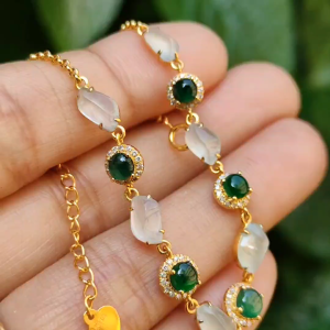 Premium Quality 6 Icy and 5 Green Natural Type A Jadeite Jade crafted as cabochons set on 18k gold as bracelet chain with certificate weigh 4.03 grams measurement see description (18kpw3)