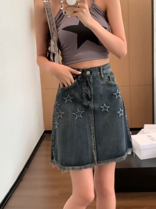 GHAOHES  กระโปรงยีนส์ สไตล์เกาหลี ทรงเอ รวดลายรูปแบบ กระโปรงสั้นสำหรับตัวเล็ก