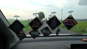 Akrilik Gantungan Kaca Mobil dan Truck Variasi Bebas Custom Decal Store 09