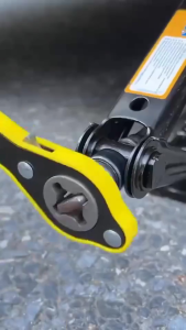 Kunci Pas Dongkrak Mobil Universal Ratchet Wrench Rocker