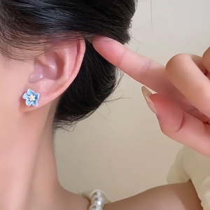 AHOURR ต่างหูดอกเคมีเลียสีน้ำเงินอารมณ์ต่างหูหวานต่างหูความรู้สึกการออกแบบเฉพาะ