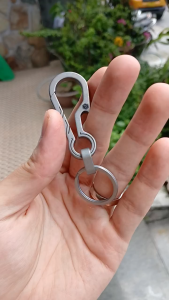 Móc khóa KM01 Titanium Alloy Keychain Clip with Bottle Opener