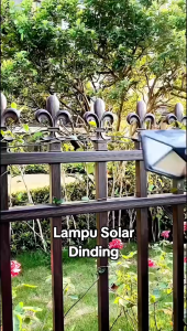 LAMPU SOLAR TENAGA SURYA B100 RECHARGER LAMPU TAMAN SENSOR GERAK SINAR MATAHARI