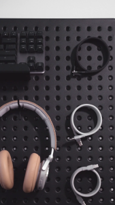 ENERGEA Helix USB-C to USB-C Magnetic Fast Charging Cable 480MBP 100W 1.5M - Black/ Grey (Natural)/ Gold