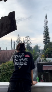 T-Shirt Rasakan Resahku Kabeh Butuh Duit Bahan Katun Combed 30s Sablon Plastisol Vol 02