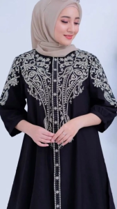 Berilda Set / Setelan Wanita Syari Bahan Crinkle Mix Bordir Premium Atasan Dan Celana Ukuran Jumbo LD 120CM / Baju Kondangan Wanita Dewasa Ukuran M - L - XL - XXL / Atasan Dan Celana Lebaran Perempuan Kekinian Model Korean Style / Baju Bordir Import 2025