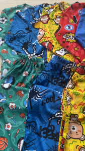 ชุดนอนเด็กผู้ชาย ชุดนอนเด็กผู้หญิง ผ้าโพลีเอสเตอร์ ผ้าลื่น แขนยาว ขายาว คอกลม