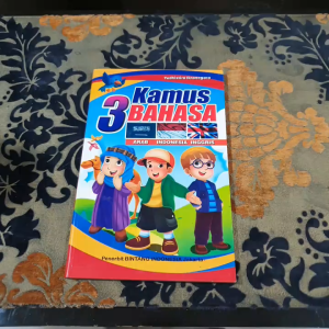 KAMUS 3 BAHASA BERGAMBAR ARAB - INGGRIS - INDONESIA ( FULL COLOUR )
