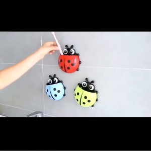 ที่ใส่แปรงสีฟันติดผนังลายเต่าทอง น่ารักๆ สามารถเป็นอุปกรณ์ ตกแต่งห้องน้ำไปในตัวได้ด้วยกล่องใส่ยาสีฟันพลาสติก กล่องใส่ยาสีฟันและแปรง ถ้วยดูดติดผนัง ที่ใส่แปรงสีฟัน เต่าทอง กล่องใส่แปรงสีฟันขสนาดใหญ่