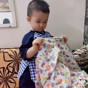 Bộ bà ba bé trai kèm khăn rằn