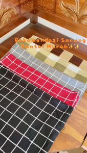 Sarung Bantal Tidur Resleting Berkualitas Motif Kotak Garis Gelap