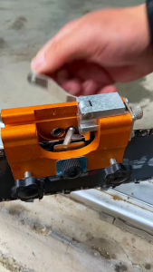 Chainsaw Sharpener Chainsaw Sharpening Jig Kit with Burr Grinding Stone Hand-Cranked Sharpening Tool for 8-22 inches Chain Saws and Electric Saws