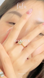 Lulu Moissanite Jewelry - Perhiasan Wanita Cincin Solitaire Berlian Moissanite 1 Carat Lapis Emas 18K - Dakota Solitaire Emerald Cut Moissanite Ring  1CT/2CT Sertifikat GRA