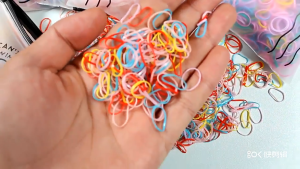 COD ยางรัดผมขนาดเล็ก หลากสี 1000 เส้น สำหรับเด็ก แบบใช้แล้วทิ้ง แบบมีถุงซิปล็อก พกพาสะดวก