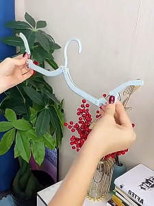 Móc Nhựa Phơi Quần Áo Gấp Gọn Tiện Dụng Mang Đi Du Lịch Dã Ngoại