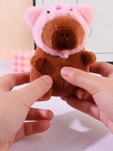 Móc khóa Capybara gấu bông chuột lang ngộ nghĩnh pha trò đáng yêu cao 12cm nhiều phong cách cho bé - kinakid